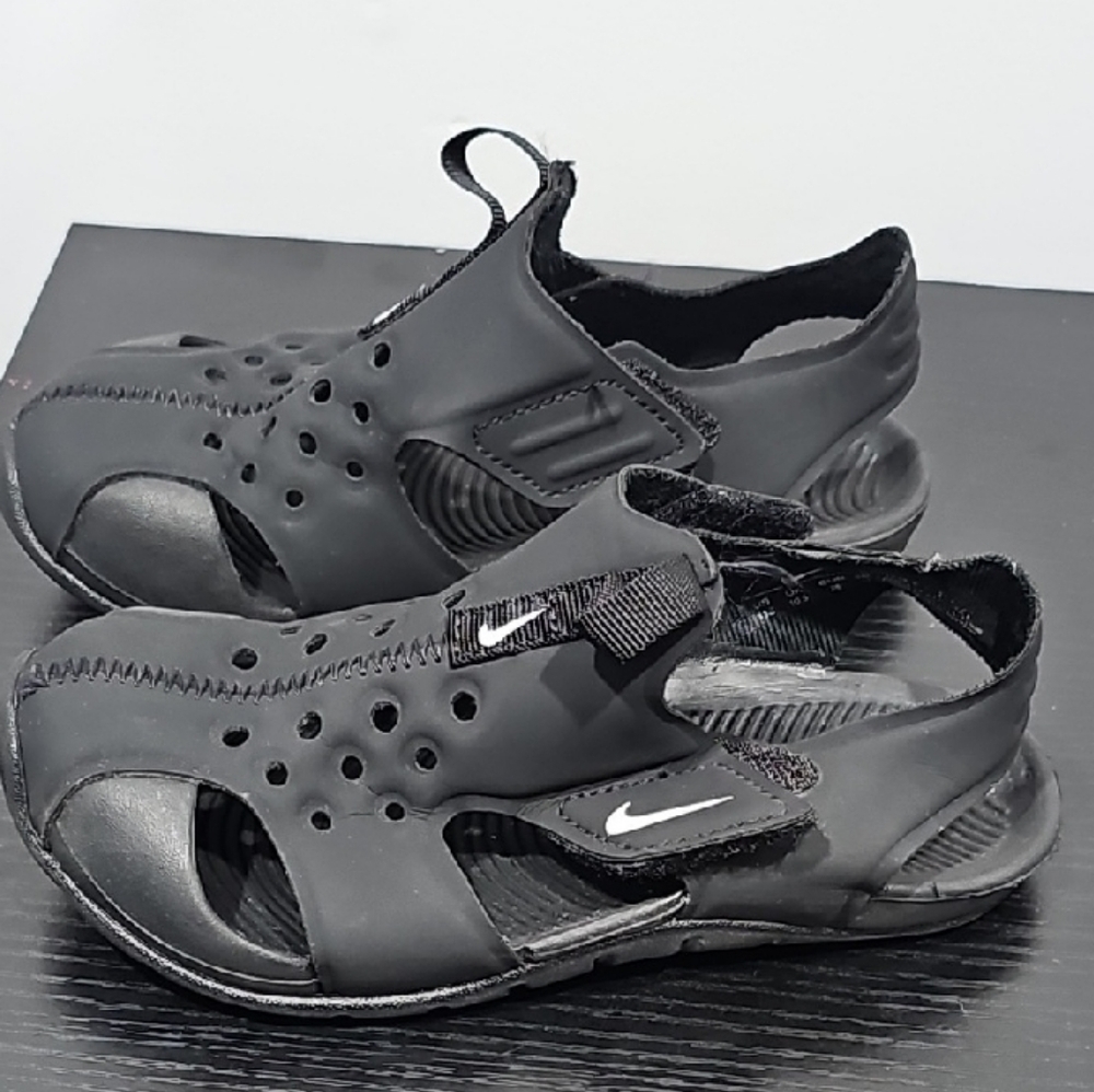 Nike Kids Black Open-Toe Sandals